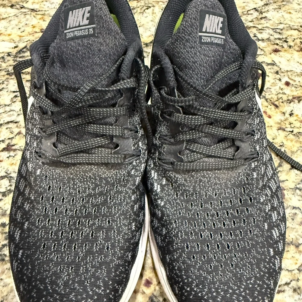 Nike Black and White Zoom Sneakers - Picture 3 of 7